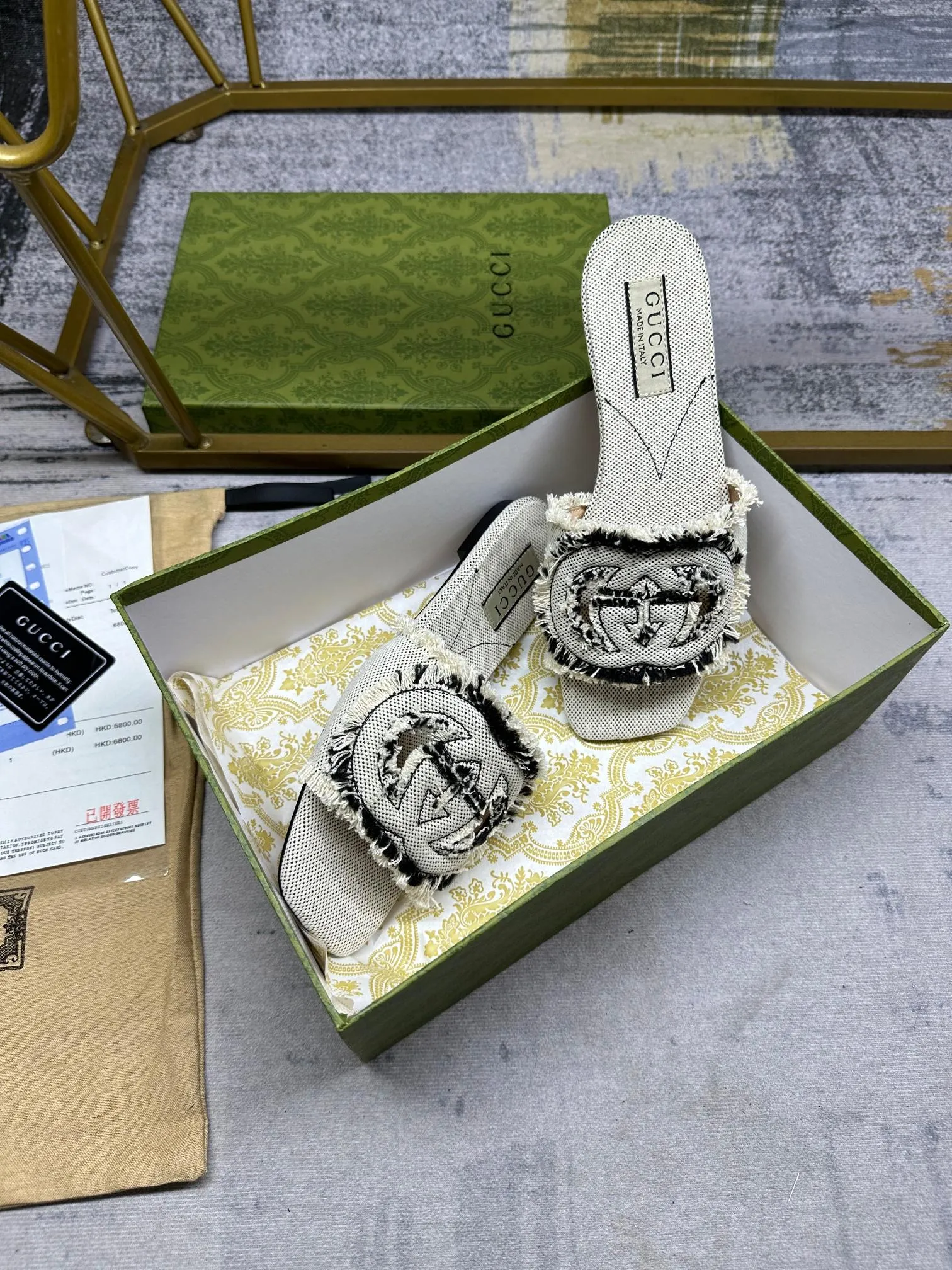 👟👟Ex-factory price 340👟👟 Gucci’s latest popular slippers, beige and green textured fabric, embellished with handwritten GG logo embroidery and handmade tassels, sheepskin lining, size 35-42,